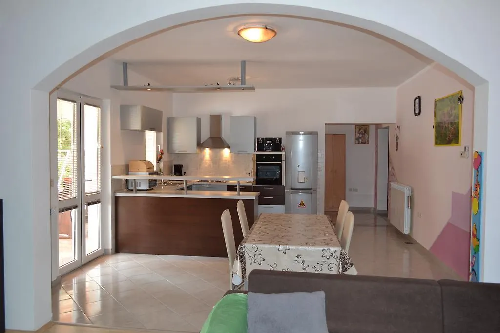 Zahtila Apartment Labin
